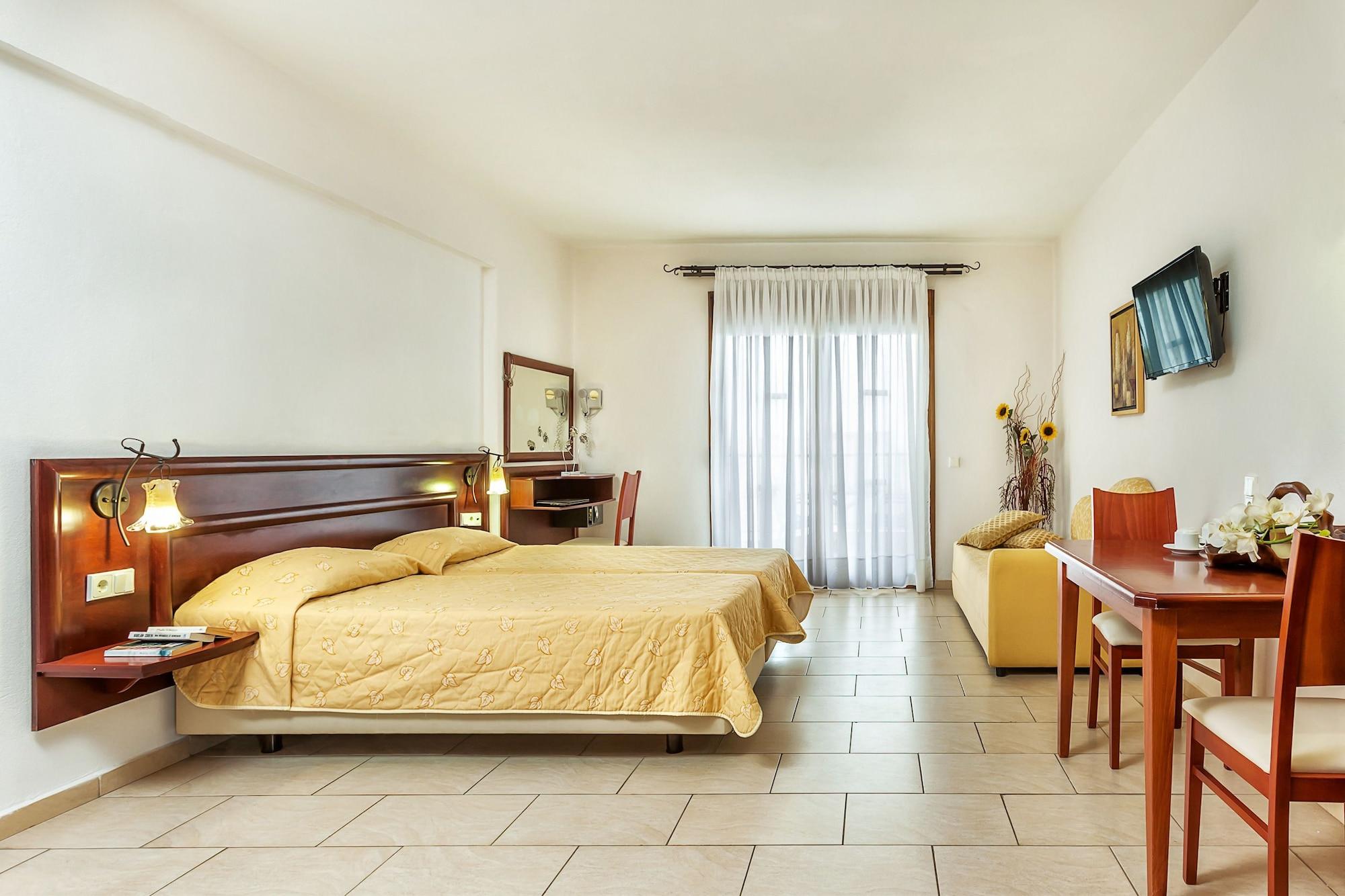 Nereides Apartahotel 2*