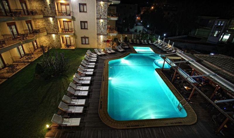 Nereides Apartahotel